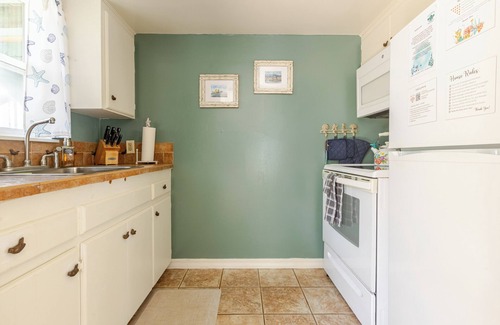 Seaview House | The HollyHock Cottage - a coastal themed beach getaway, The HollyHock Cottage - a coastal themed get