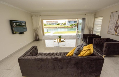 West Bank Apartment | The Holy Hill Royal Alfred Marina