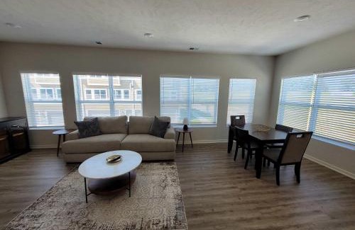 Elkhorn House | The HoneyBee at Coventry Rows
