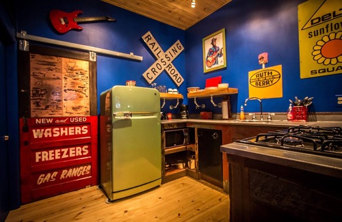 Clarksdale Apartment | The Hooker Hotel - 'Unique, Cool, and Spacious, with a killer location'