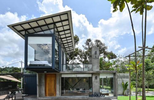 Pertang Other | The Hooton Retreat
