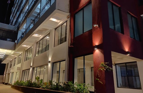 Meru Hotel | THE HOTEL EZRI