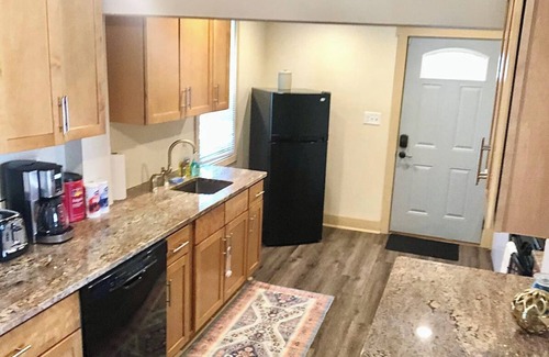 Detroit - Shoreway House | The House Hotels - W47th 2 - 5 Minutes from Downtown