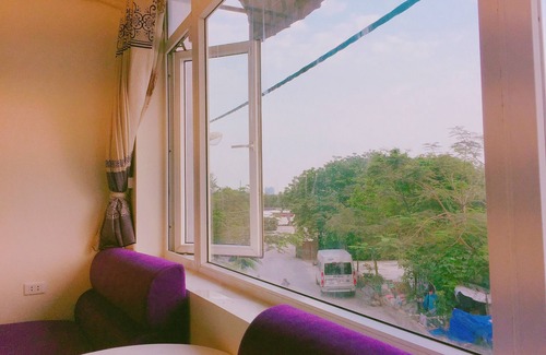 Long Bien House | The house is by river, great view, and only 1.8km to the old quarter center!