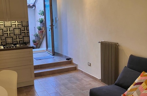 Monterotondo Apartment | The house of memories in the historic center of Monterotondo has 2 apartments