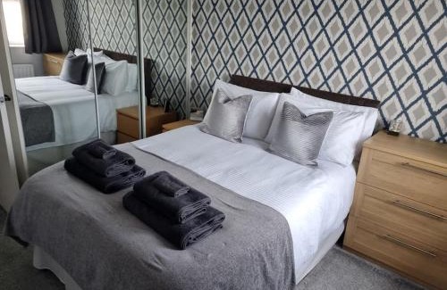Cramlington House | The Humsford Hideaway 2 bedroom home with driveway