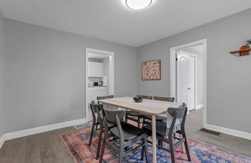 Westgate House | The Huron Charmer-4 BD and Yard
