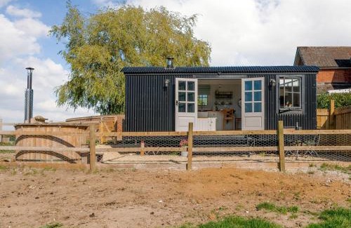 Alderbury House | The Hut At Hole Farm