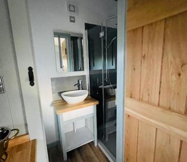 Goodwick House | The Hut@Trefechan Wen - Coastal Coziness!