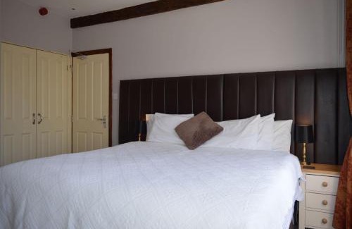 Ilchester Hotel | The Ilchester Arms Hotel, Ilchester Somerset