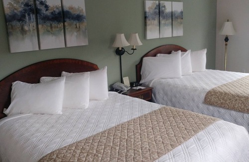 Houghton Hotel | The Inn At Houghton Creek