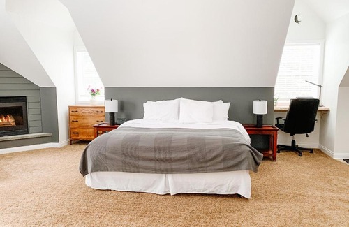 Salmon Arm Bed & Breakfast | The Inn at the Ninth Hole Bed & Breakfast