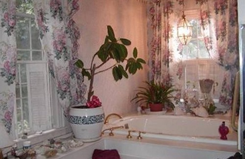 Sudbury House | The Inn on the Horse Farm