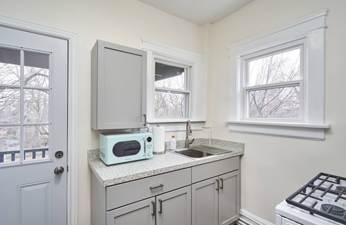 Highland Square Apartment | The Inn Too @ The Highland Hill