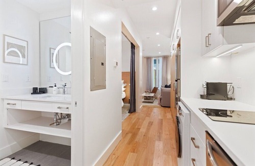 Cannonborough Elliotborough Apartment | The Iris, Signature Suite