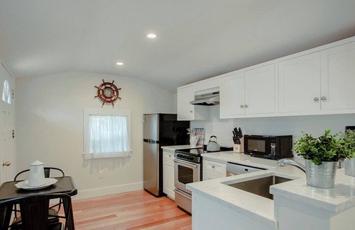 Oak Bluffs Cottage | The Island Collection MV: Charming Cottage Located In Heart Of Oak Bluffs