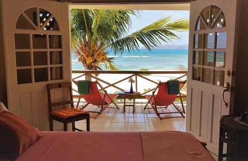 Clifton Hotel | The Islander's Inn