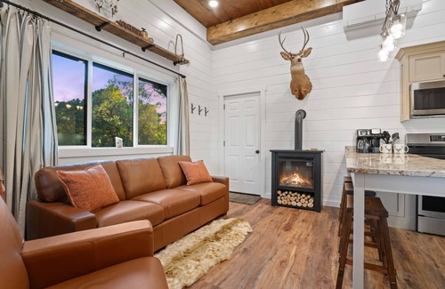 Sugar Grove Cabin | The Ivory Buck of Hocking Hills