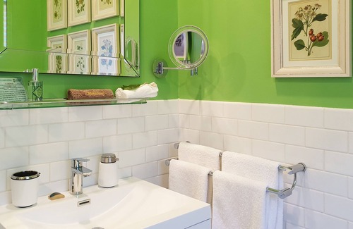 Somerset West Bed & Breakfast | The Ivy Cottage B&B at Villa Adalbert Guest House