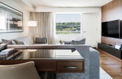 Saskatoon Downtown Hotel | The James Hotel