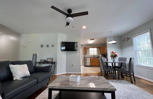 Jamestown House | The Jamestown Retreat