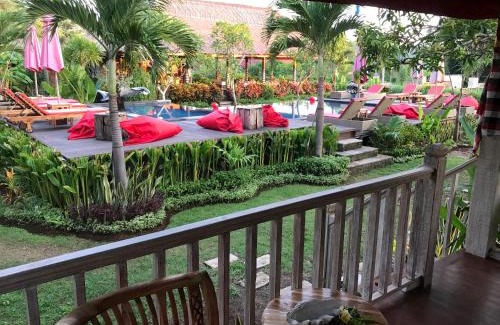Mushroom Bay Resort | The Jingga Villas