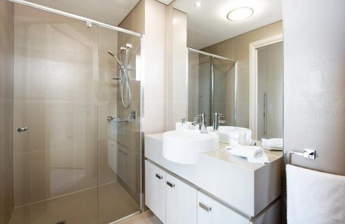 Bondi Junction Apartment | The Junction Palais - Modern and Spacious 2BR Bondi Junction Apartment Close to Everything
