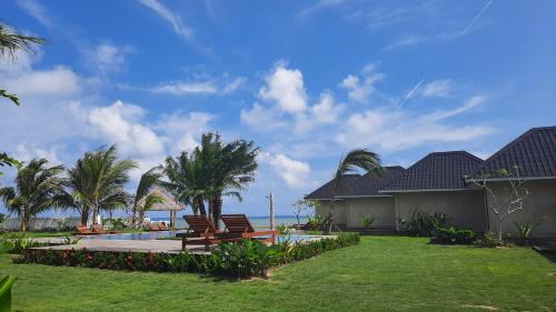 Bintan Hotel | The Kelong Trikora Resort