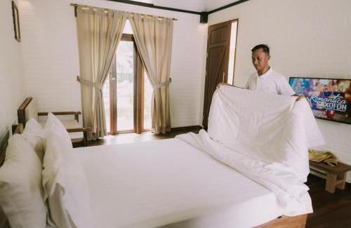 Bintan Hotel | The Kelong Trikora Resort