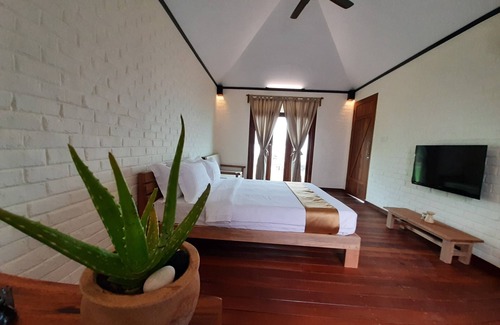 Telukbakau Hotel | The Kelong Trikora Resort