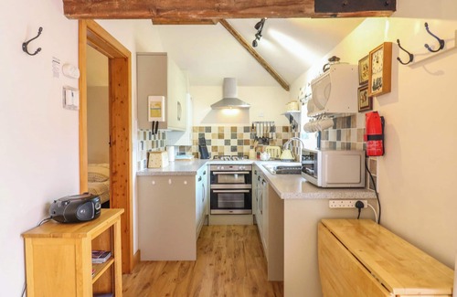 Harleston Cottage | THE KILN, pet friendly, with a garden in Harleston