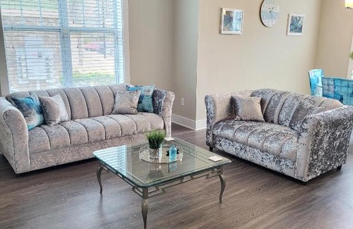 Northeast Raleigh Apartment | The King & Queen Suite