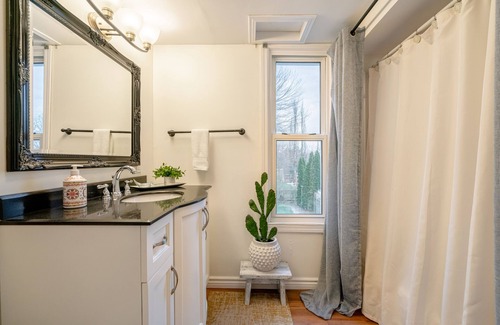 Kingsville Hotel | The Kingsville House