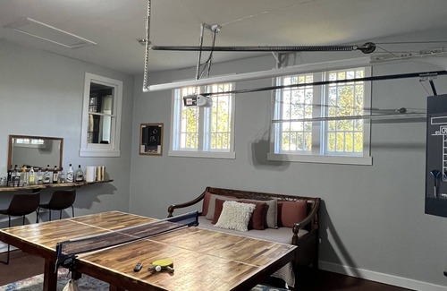 Jonesville House | “The Koop” A relaxing retreat within reach
