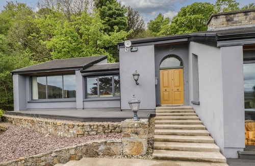 Fivemilebourne House | THE LAKE HOUSE, family friendly in Sligo Town, County Sligo