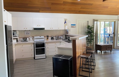 Smiths Lake House | The Lake House on Amaroo Waterfront/Free WiFi/Includes Linen, SUP Boards/Kayaks