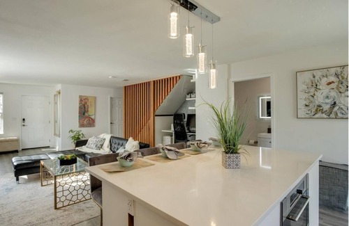 Brighton House | The Lake House - Perfect Getaway From Civilization