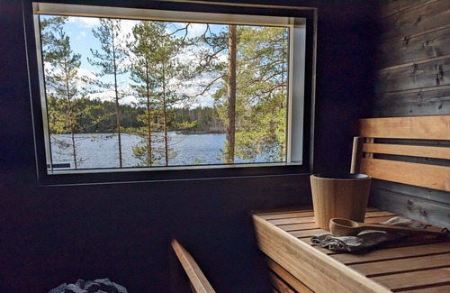 Mantyharju Cottage | The lakehouse offers luxury and breathtaking views close to nature.