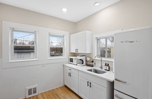 Lakewood House | The Lakewood Belle! Family Friendly Home -10 mins to Downtown