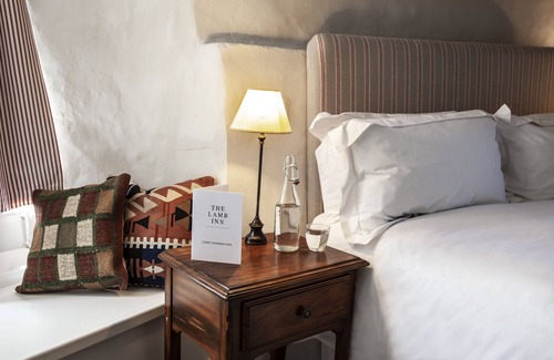 Shipton under Wychwood Hotel | The Lamb Inn