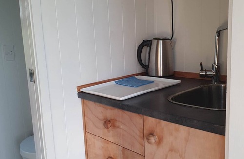 Omapere Ski Chalet | The Landings Hokianga - Pīwakawaka