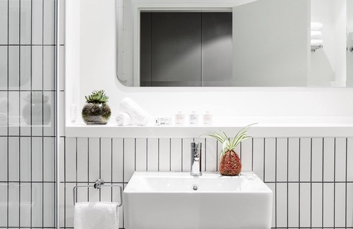 Parkville Hotel | The Larwill Studio Melbourne - Art Series