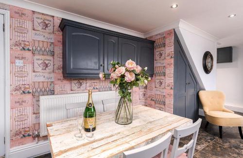 Kirk Sandall Villa | The Laurel Cottage