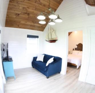 Alexandria Bay House | The Ledges Resort & Marina