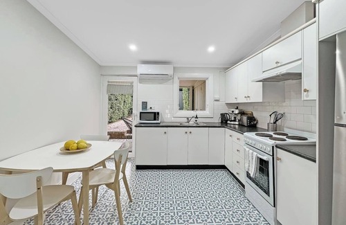 North Adelaide House | The Lemon Tree Charming Cottage in North Adelaide