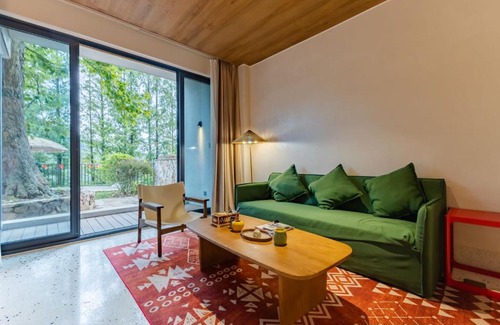 Lujiang House | The lesser of the two has the Lushan residence