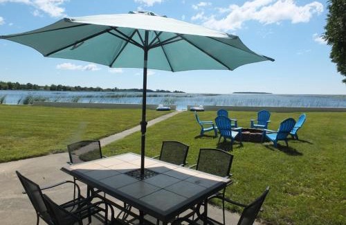 Alpena House | The Life Aquatic - Lakefront Kayaks Included!