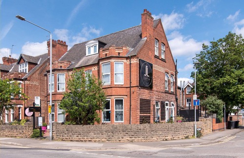 Beeston Apartment | The Linden Leaf Rooms - Classy Studios
