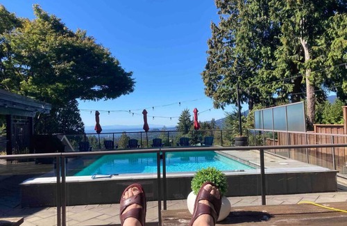 Upper Lonsdale Apartment | The Lions Self Contained Suite, Shared Pool, Hot Tub, Views