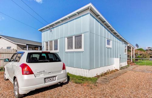 Oneroa House | The Little Blue Bach in Oneroa Village by Waiheke Unlimited